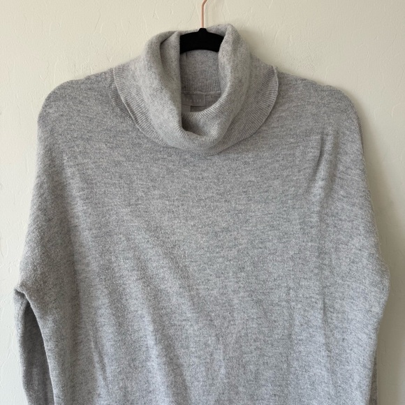 Chelsea 28 Pima Cotton Cashmere Blend Heather Gray Rounded Turtle Neck Sweater - Picture 4 of 8